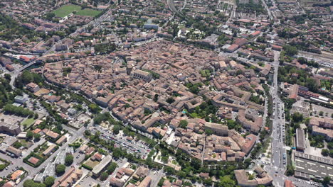 Large-aerial-view-of-l'isle-sur-la-sorgue-city-Vaucluse-south-of-France-sunny